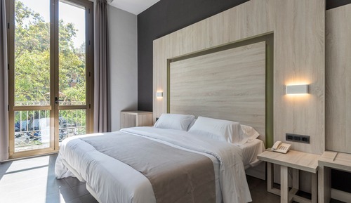 Triple Room, City View (1 cama doble+1 single)