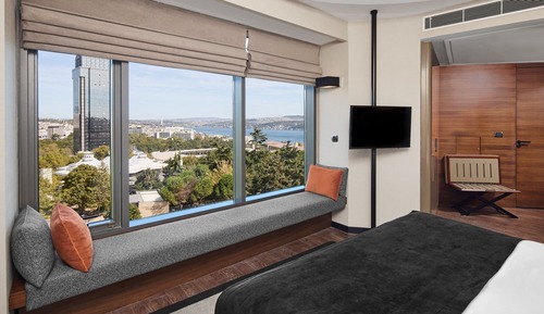 Deluxe Room, 1 Double Bed, Non Smoking, Sea View (Corner)