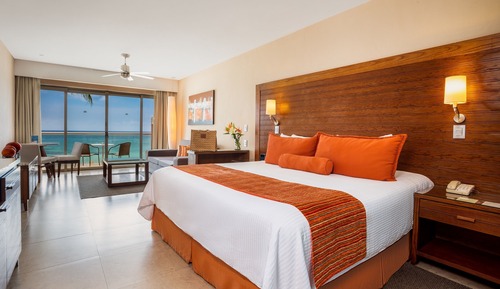Preferred Club Junior Suite Ocean Front King