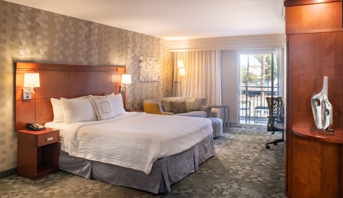 Room, 1 King Bed with Sofa bed, Non Smoking