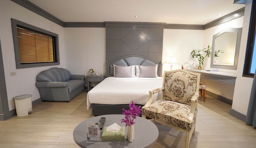 Jacuzzi Suite Room
