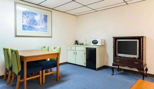 Suite, 1 King Bed with Sofa bed, Non Smoking, Pool View (First Floor)