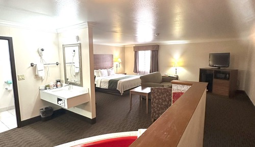 Suite, 1 King Bed, Non Smoking (Top Floor)