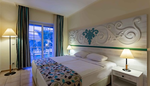 Standard Club Room