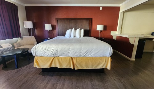 Standard Suite, 1 King Bed, Non Smoking