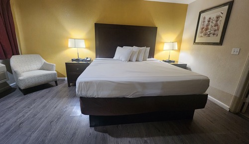 Standard Room, 1 King Bed, Non Smoking
