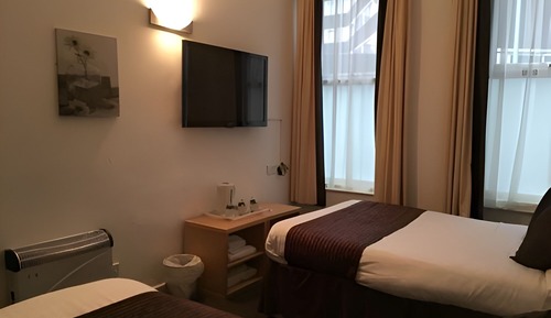 Family Suite, Ensuite