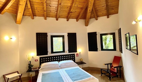 Deluxe Room, 1 Queen Bed, Garden View, Tower