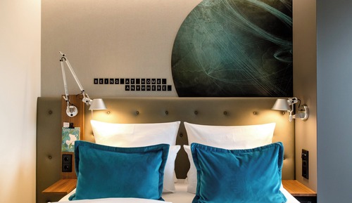 Standard Room, 1 King Bed