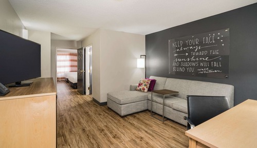 Suite, Non Smoking (2 Queen Beds with Sofa Bed, 2-Room)