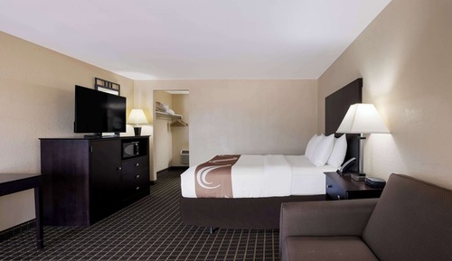 Room, 1 Queen Bed, Non-Smoking, Not Pet Friendly, No Elevator