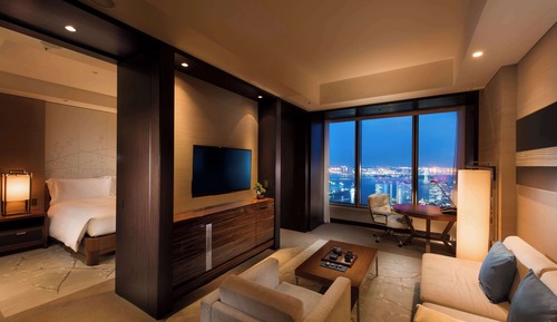 Suite, 1 King Bed, Bay View, Corner