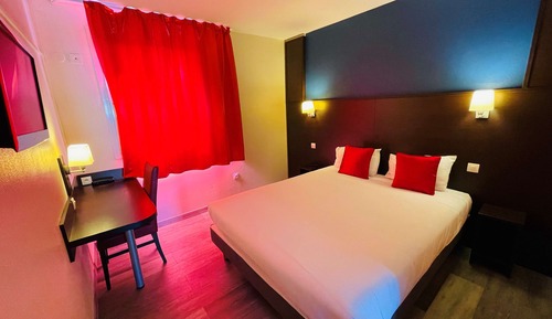 Standard Room, 1 Queen Bed
