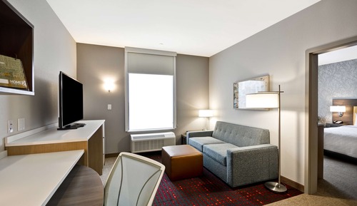 Suite, 1 King Bed, Accessible (Hearing)