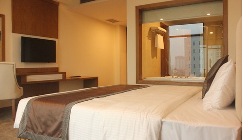 Deluxe King Room