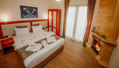 Deluxe Room, Fireplace