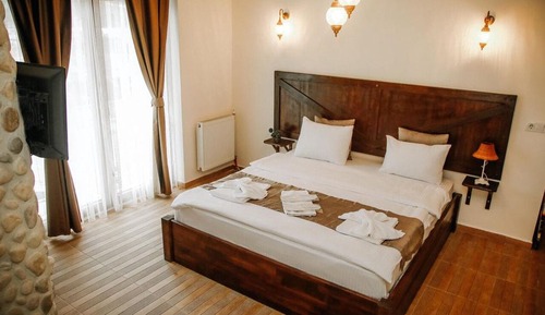 Exclusive Room, Jetted Tub, Fireplace