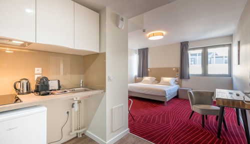 EXECUTIVE STUDIO (DOUBLE BED)