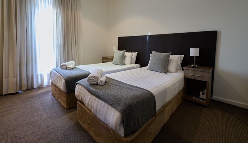Standard Twin Room (Shared Bathroom)