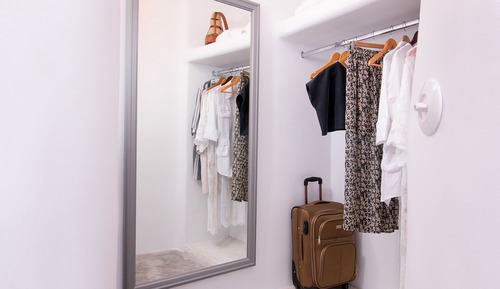 Althaea Honeymoon Cave Suite with Caldera View & Hot Tub