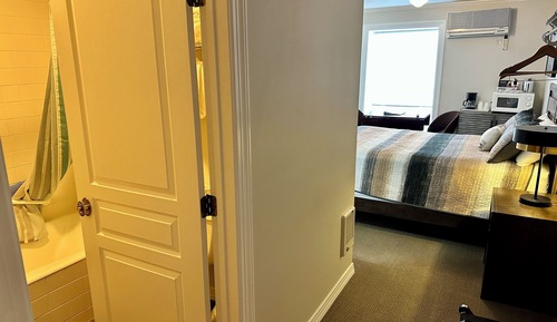 Economy Room, 1 Queen Bed