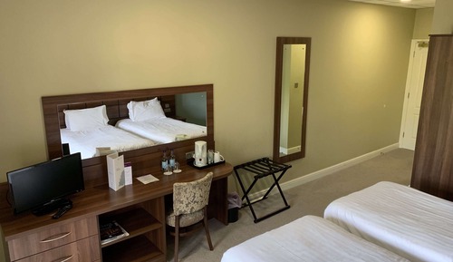 Standard Twin Room