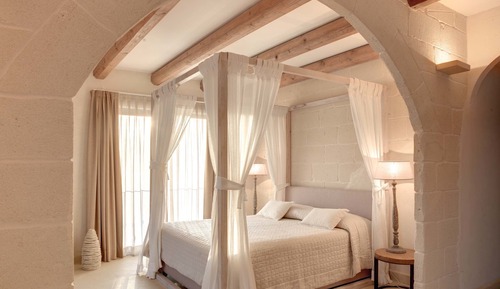 Deluxe Suite, Jetted Tub, Garden View