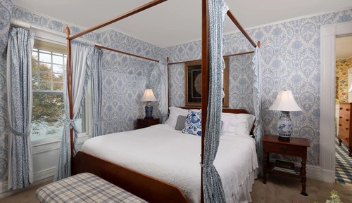 Harbor Room