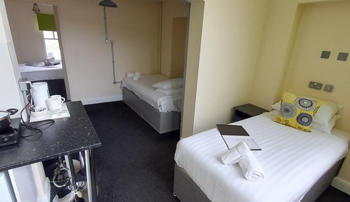 Triple Room, Multiple Beds