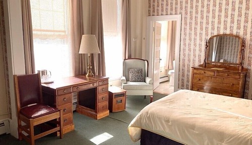 Family Room, Private Bathroom (Typical One Bed room)