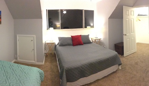 Triple, 1 Queen Bed and 1 Twin Bed, Shared Bathroom - 3