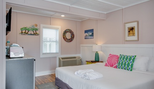 Standard Room, 1 King Bed