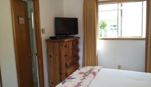 Deluxe Double Room, Private Bathroom (Room 10 - Pet-Friendly)