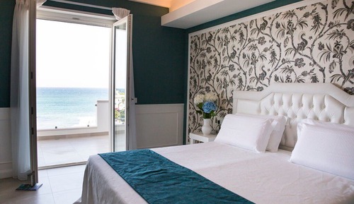 Deluxe Suite, Sea View
