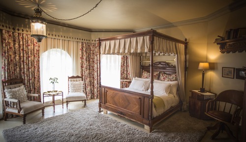 Room (The Katryn)