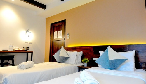 Standard Twin Room