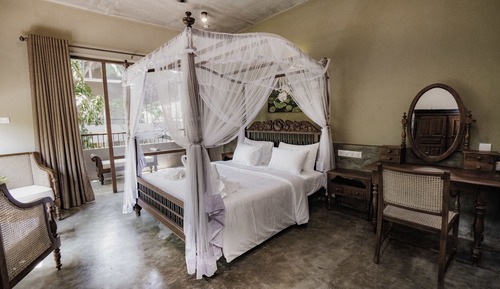 Deluxe Room, Canal View