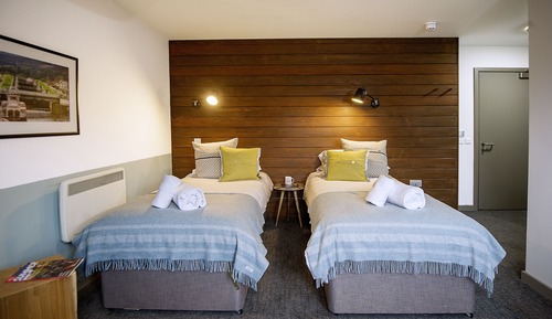 Standard Twin Room (Loch Oich)