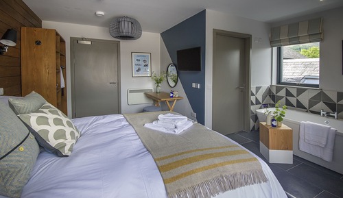 Double Room (Loch Lochy)