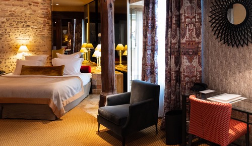 Deluxe Suite, Courtyard View