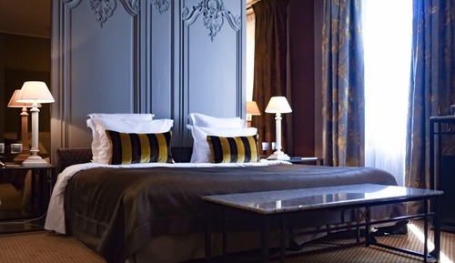 Deluxe Suite, Courtyard View