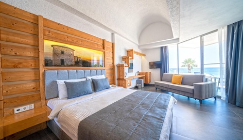 Deluxe Suite, Jetted Tub, Sea View