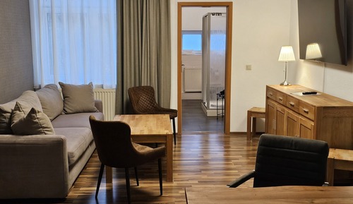 Suite, Private Bathroom