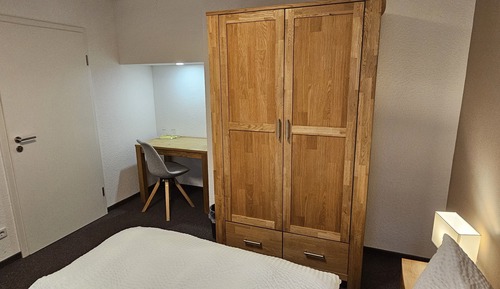 Single Room, Private Bathroom
