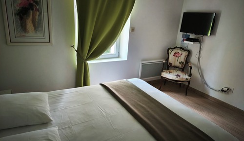 Double Room (Jade)