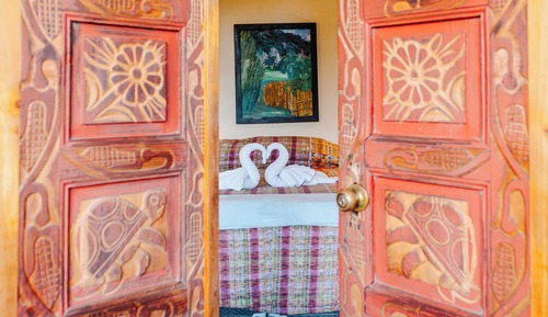 Luxury Yurt, Lake view, 1 King bed (Turtle)