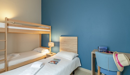 Family Room, 2 Bedrooms