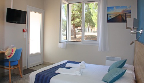 Room, 3 Bedrooms, Connecting Rooms