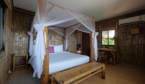 Family Room, 2 Bedrooms