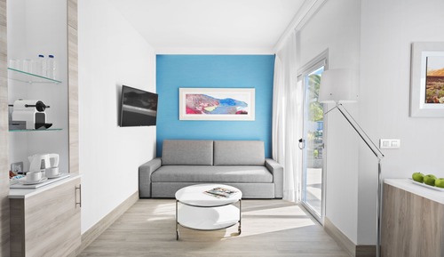 Family Superior Junior Suite (3 adults and 1 child)